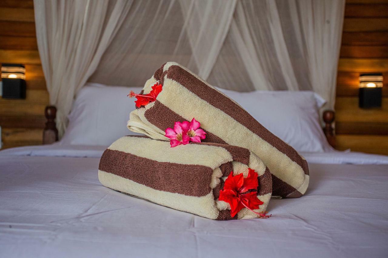 Wooden Beach Sunset Cottages Lembongan Esterno foto