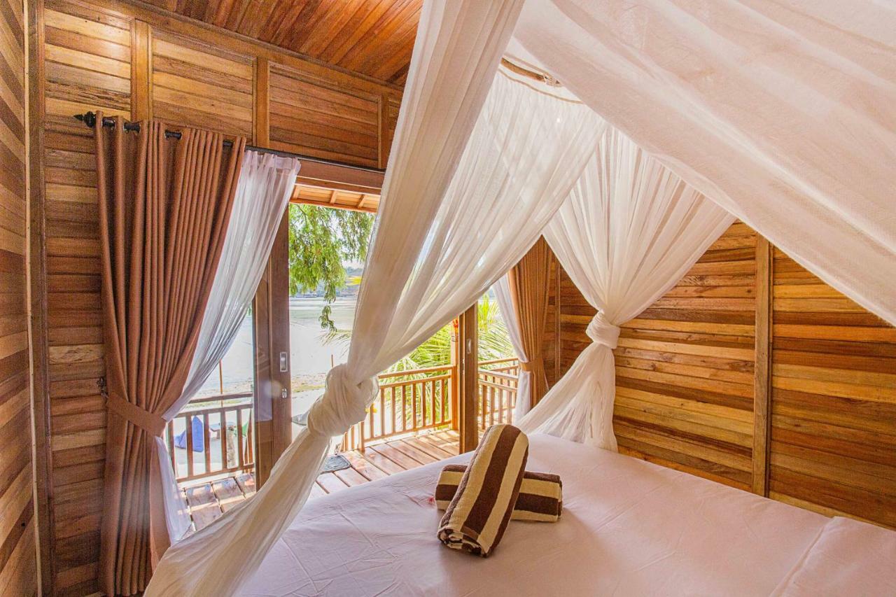 Wooden Beach Sunset Cottages Lembongan Esterno foto