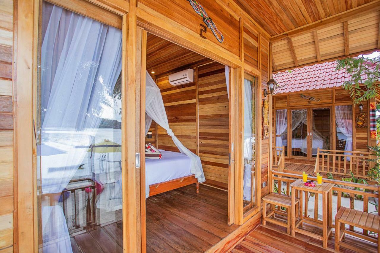 Wooden Beach Sunset Cottages Lembongan Esterno foto
