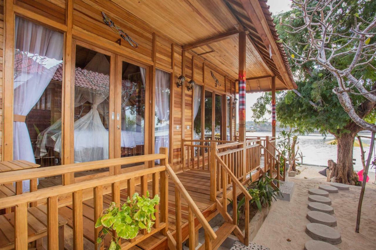 Wooden Beach Sunset Cottages Lembongan Esterno foto